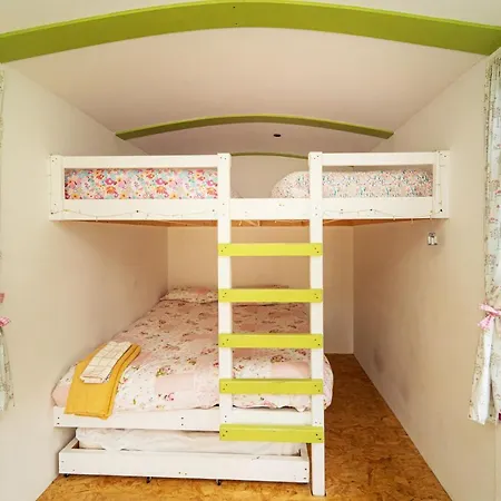 Acorn Wood Glamping 샬레 *
