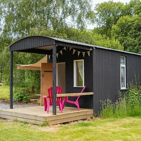 Acorn Wood Glamping 샬레